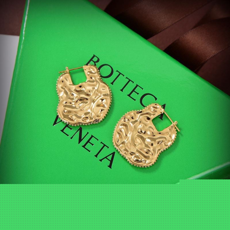 Bo*te*ga venenta earrings